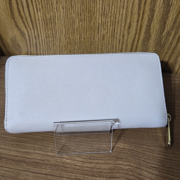 Michael Kors wallet - Picture 2 of 6